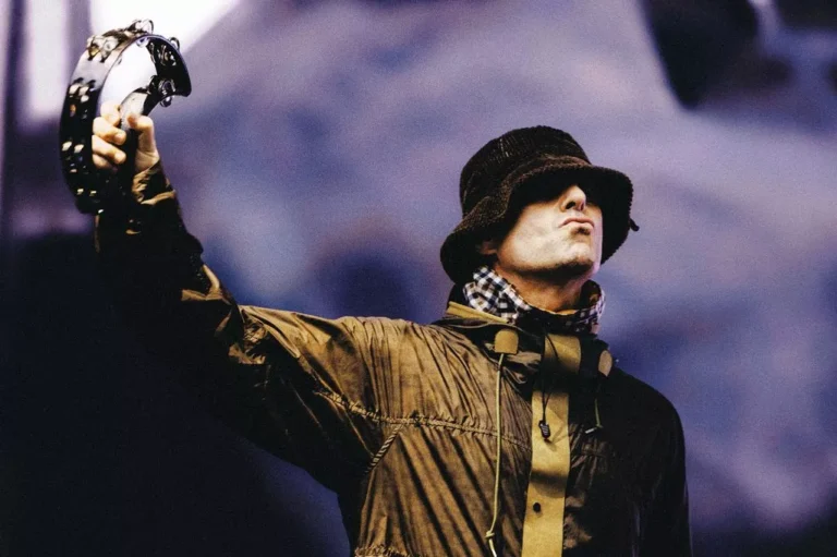 Liam Gallagher sul palco del Wembley Stadium. (Image: Lewis Evans/Big Brother Recordings)